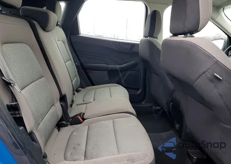 Ford Escape z USA, uszkodzony, nr VIN 1FMCU9F63MUA97576